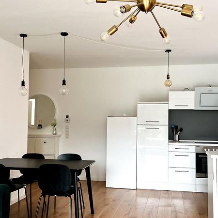2 Zkb Apartment In Mannheim Kueche - Parken - Grosser Tv Екстериор снимка